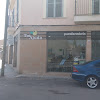 En Campos puedes acceder a distintos modelos de sillas de ruedas, tanto manuales como eléctricas. Además, hay tiendas especializadas que proporcionan alquiler, venta y servicios de reparación o adaptación para cada caso. información sobre las sillas de ruedas Negocio Tot Ajuda. Ortopedia. Fisioterapia I Psicologia